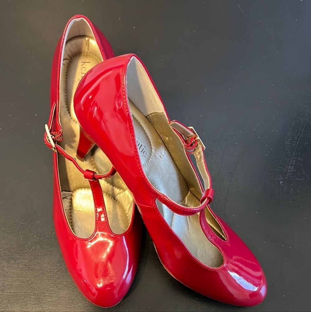 Kelly & Katie Red Pumps Size 8